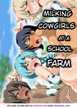 Vắt Sữa Các Cô Gái Bò Ở Trường Nông Trại